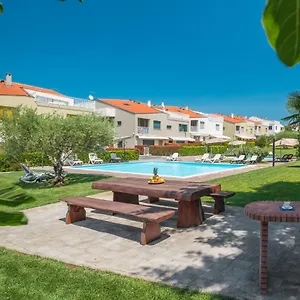 Maj Premium Residence Apartment